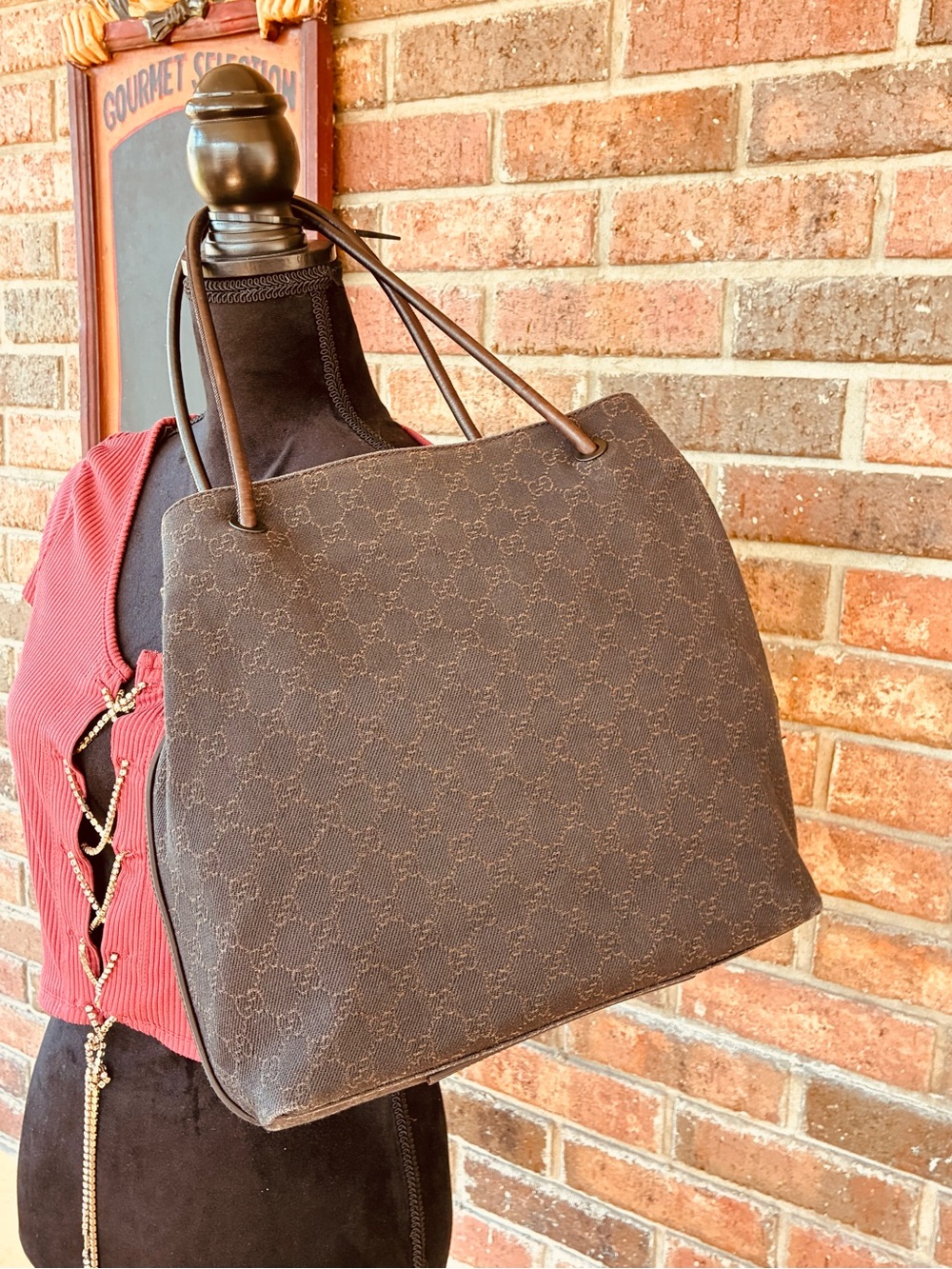 🤎 Gucci vintage classic GG monogram canvas tote leather handles price is firm - Picture 3 of 17